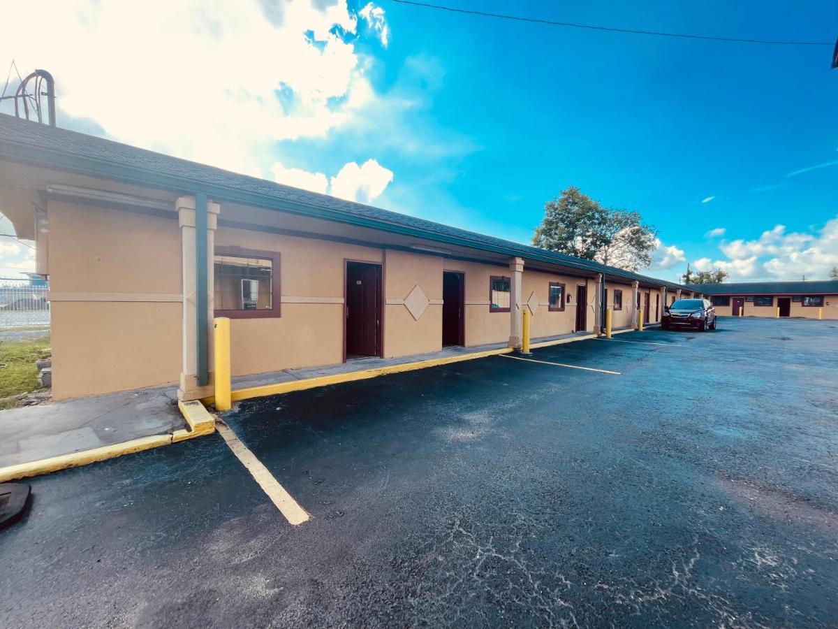 Royal Palms Motel & Rv Park New Orleans Exterior photo
